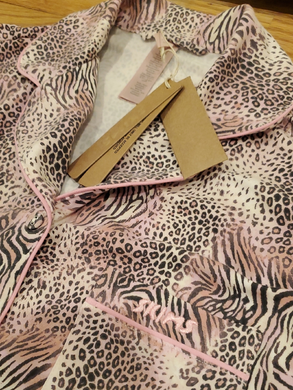 SKIMS Pink Patterned Long Sleeve Pajama Set - Picture 3 of 5